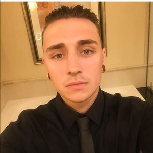 Meet your Posher, Cory